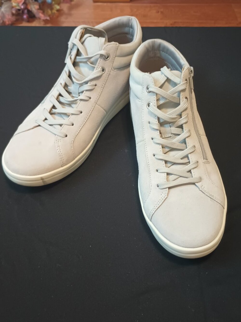Vionic Size 11 Rosemont High Top Tennis Shoe